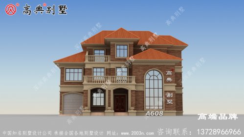黃色墻磚和羅馬柱裝飾，反而給人意想不到的謙遜和優(yōu)雅